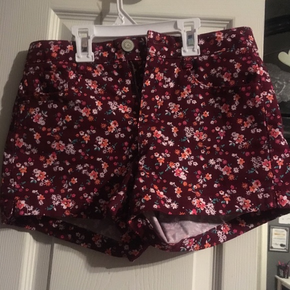 Floral shorts - Picture 1 of 3